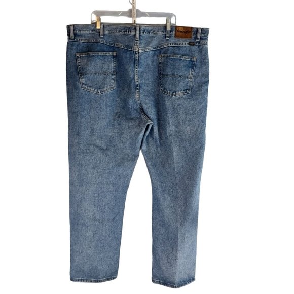 Wrangler MGW20MD Mens 48x32‎ Regular Fit Straight Leg 5 Pocket Denim Jeans - Picture 3 of 5
